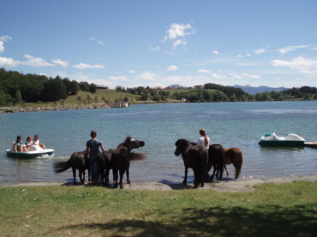 Camping La Motte Flottante La Freissinouse 외부 사진